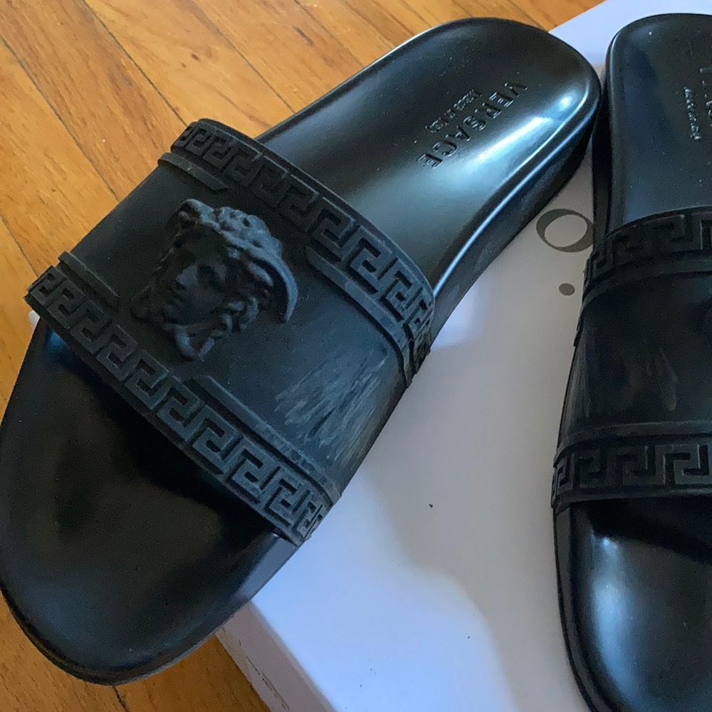 Versace Men Slipper - Picture 2 of 6